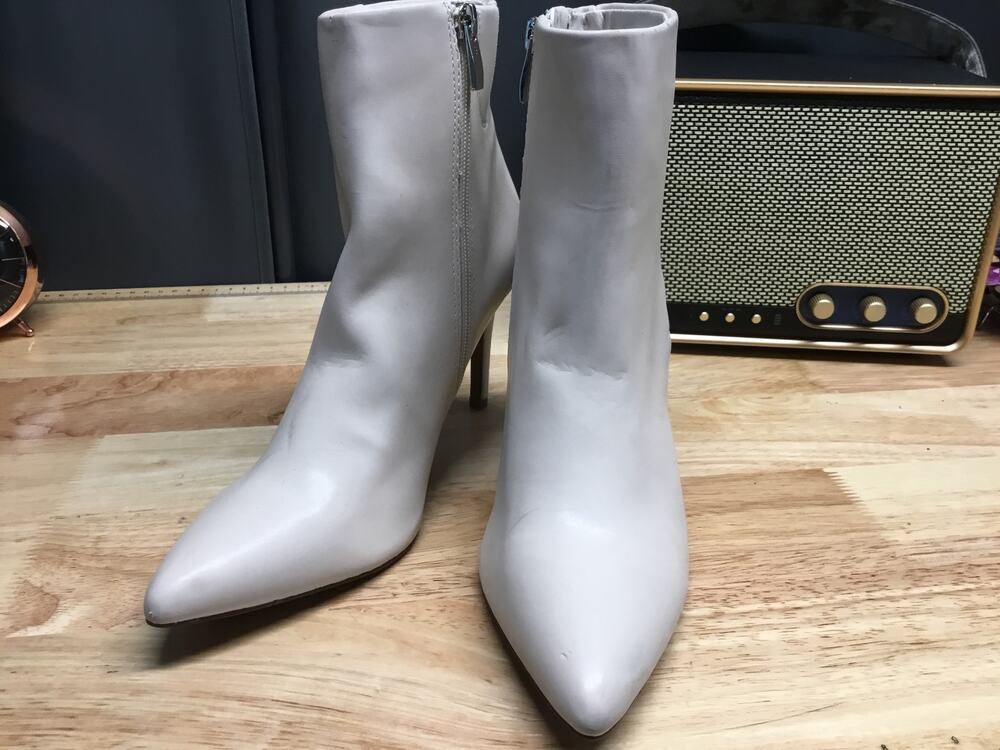Steven by Steve Madden Lasting Ankle Bootie Women's 9 White Leather Side Zip